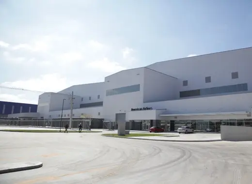 Hangar American Airlines